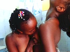 Hot 18yo Ebony Lesbian Tonguing Pussy