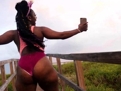 two sexy chocolate jada booty n tease