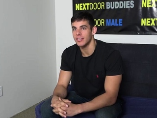 Handsome stud wanks dong on casting