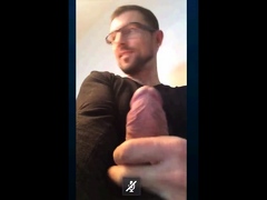 str8-daddy-showing-off-his-cock-on-cam