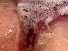 amateur-close-up-squirting-masturbation