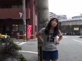 Japanese hottie pissing