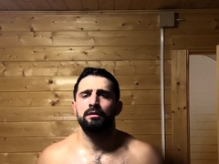 straighty-amateur-bear-turns-gay