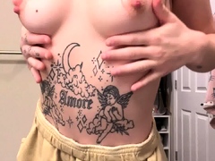 Hot amateur webcam teen masturbates for their fans