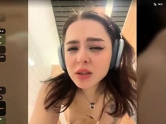 Lovely Amateur teen brunette masturbating outdoor