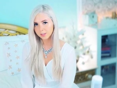 blonde-babe-scarlet-solo-webcam