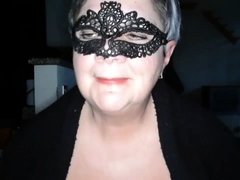 mature-bbw-solo-posing-on-webcam