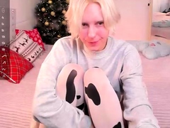 Amateur Webcam Chick Masturbates On Webcam More At
