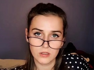 Close up MILF masturbation