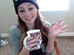 amateur-blonde-teen-plays-solo-with-toy-webcam-porn
