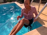 Sexy beautiful ass brunette babe outdoor solo