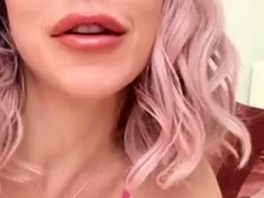 hotie petite Mama Fiona real name