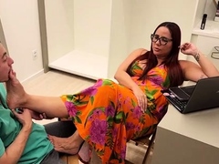 amateur-foot-fetish-girlfriend-sucks-and-gives-a-footjob