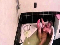 Peeking at stepdaughter Amy shaving in the bath